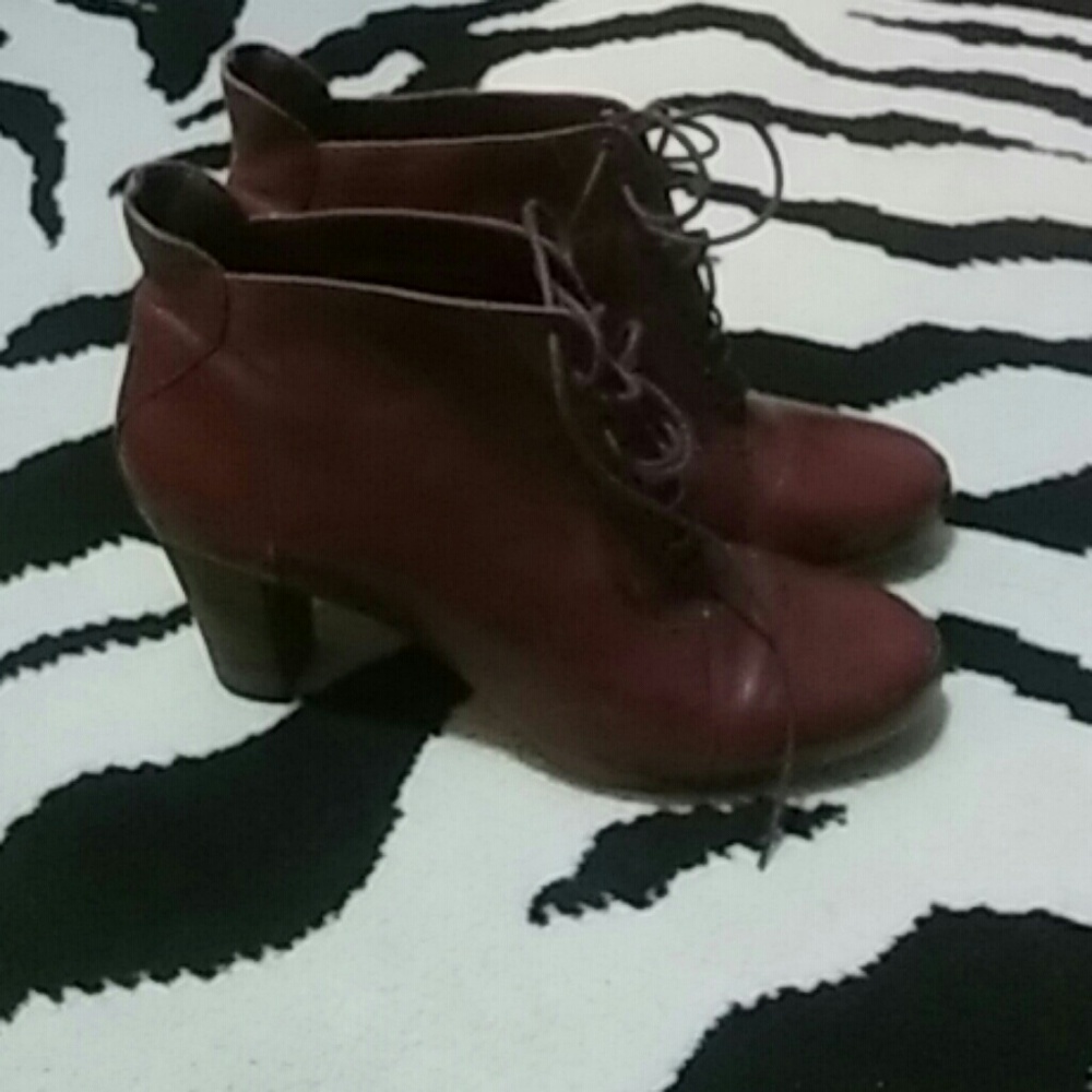 New shoe, who this? Nine West burg booties sz 10